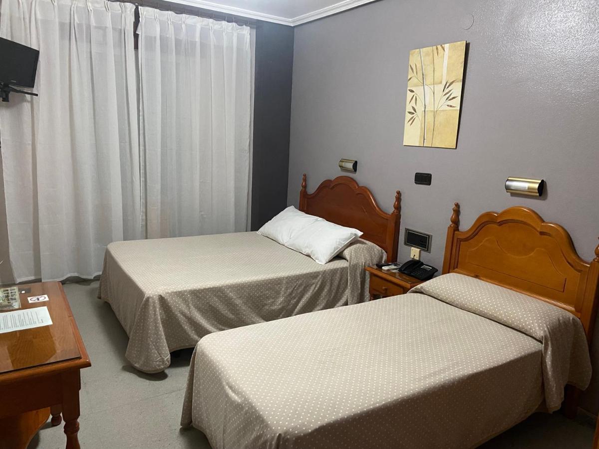 Hotel Lusitania, Centro Ciudad, Parking Privado Мерида Екстериор снимка