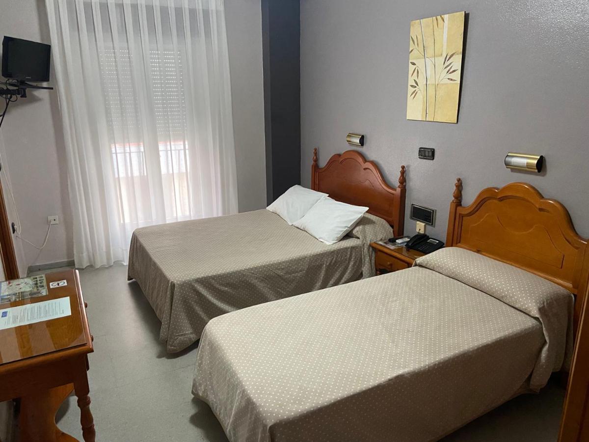 Hotel Lusitania, Centro Ciudad, Parking Privado Мерида Екстериор снимка