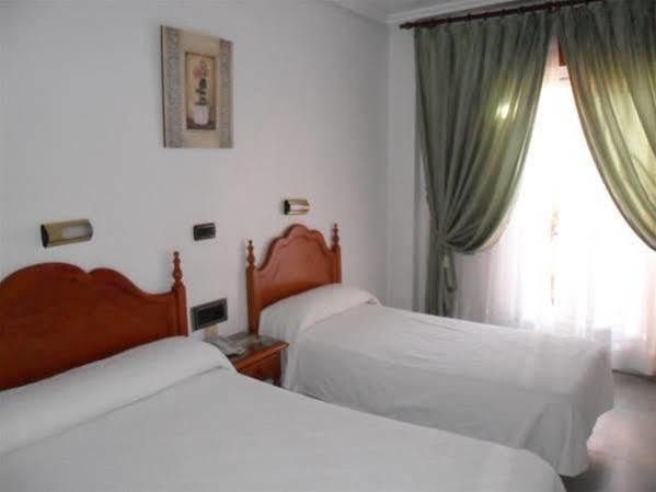Hotel Lusitania, Centro Ciudad, Parking Privado Мерида Екстериор снимка