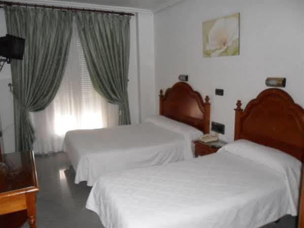 Hotel Lusitania, Centro Ciudad, Parking Privado Мерида Екстериор снимка