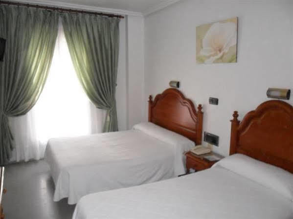 Hotel Lusitania, Centro Ciudad, Parking Privado Мерида Екстериор снимка