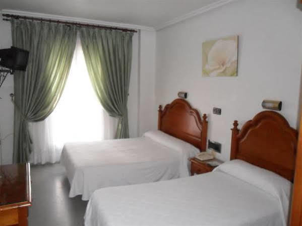 Hotel Lusitania, Centro Ciudad, Parking Privado Мерида Екстериор снимка