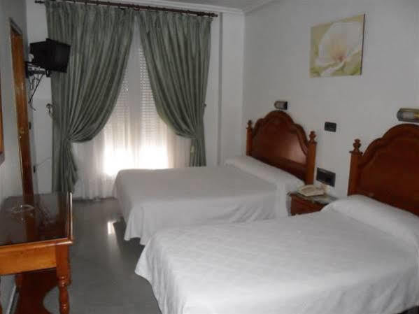 Hotel Lusitania, Centro Ciudad, Parking Privado Мерида Екстериор снимка