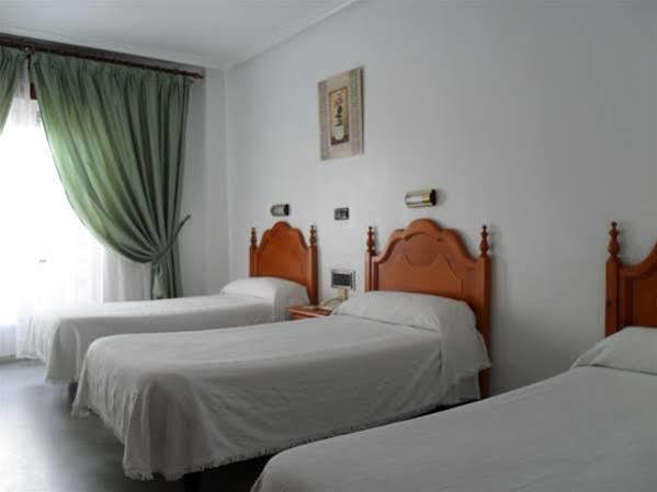 Hotel Lusitania, Centro Ciudad, Parking Privado Мерида Екстериор снимка